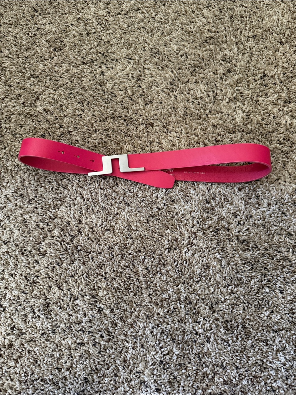 J LINDEBERG NWOT 85 cm Pink Women's Belt with Modern Silver Buckle. 30-31"